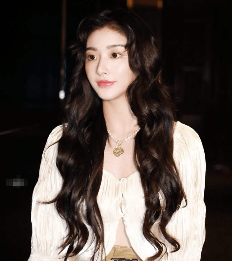 头发|拯救秃头少女的卷发，不仅看起来发量多，重点还显脸小！