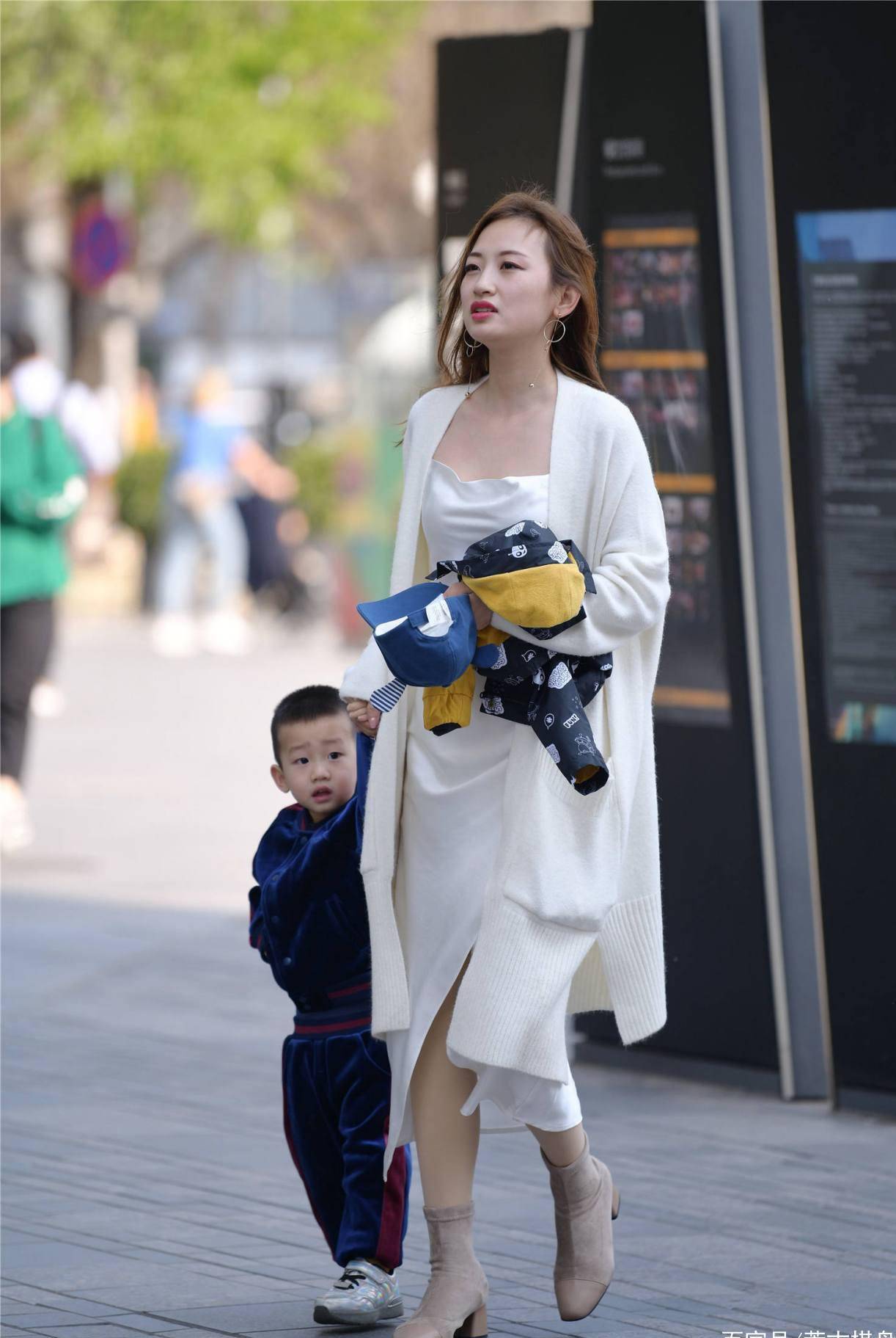 原创做了妈妈也要做一名时尚辣妈有了孩子穿搭要更精致