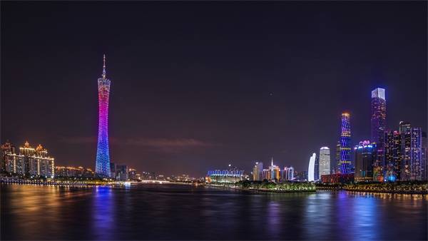 铁塔亮化点亮城市夜景
