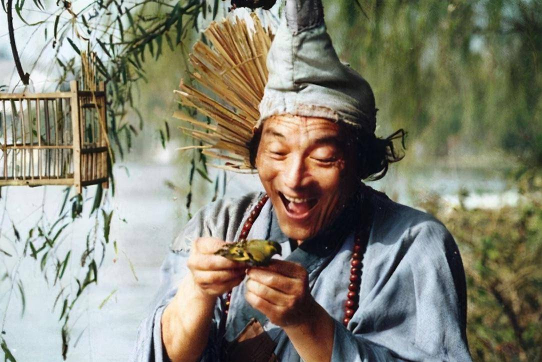 原创87岁"济公"游本昌,一生坎坷不断却始终劝人向善,最终皈依佛门