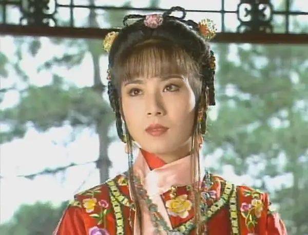 26年後再看瓊瑤《新月格格》，驚覺她才是白蓮花中「戰鬥機」 娛樂 第4張