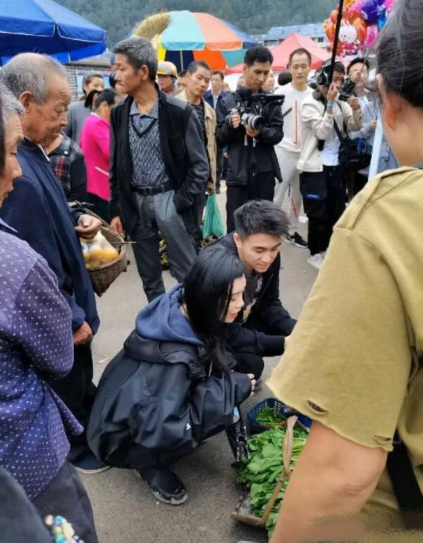 奚夢瑤嫁給何猷君後依舊勤儉節約，親自為兒子購買衣服，價格不足兩百元 娛樂 第11張