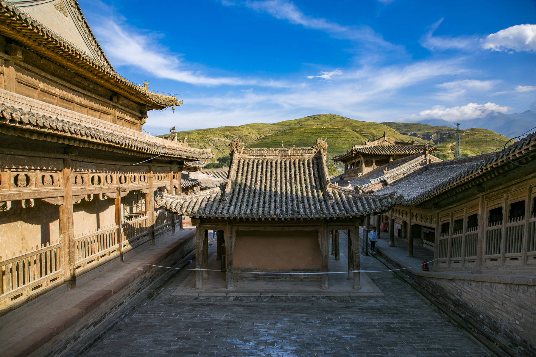 青海|藏在青海的这座古寺，明朝7位皇帝为它下达敕谕，足以媲美故宫