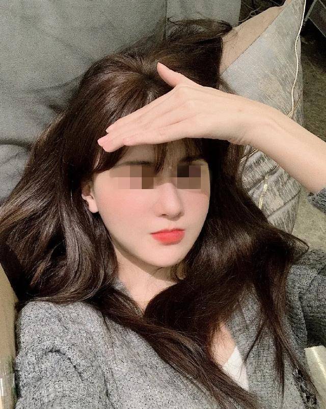 直播|顶着发泡的馒头脸，却自称医美教母，教唆粉丝整容反遭毁容