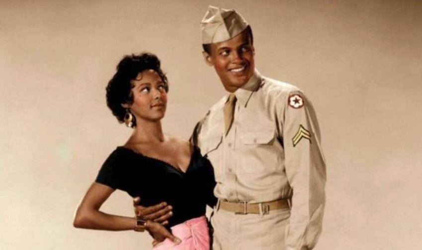 【ayx官方网站】
库兹马晒照致敬经典 詹皇隆多围观 名模女友深情表明湖人小将(图6) 【ayx官方网站】
库兹马晒照致敬经典 詹皇隆多围观 名模女友深情表明湖人小将(图6)