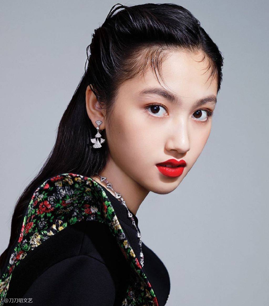 任达华15岁女儿长腿逆天,美貌不输明星