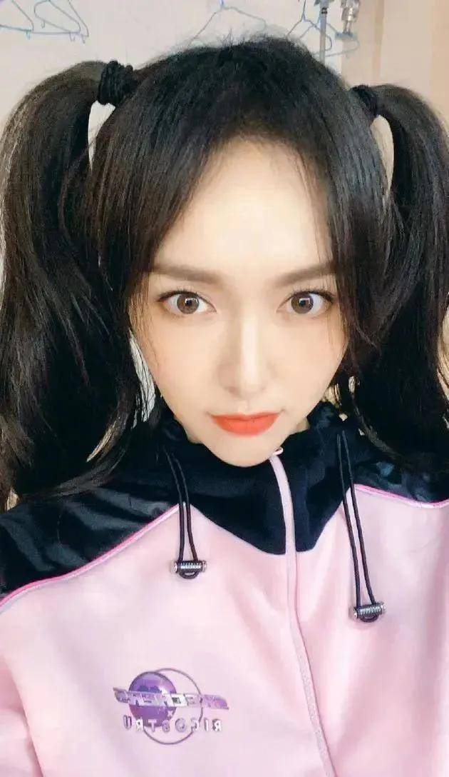 唐嫣|宋茜cos小丑女又被嘲，杨幂唐嫣也曾因此翻车，双马尾太难驾驭