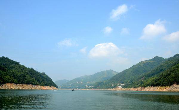 c0f4dc5a12a64611bd1bc530460c4f90.jpeg