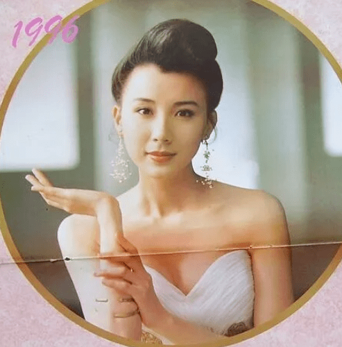 阿娇|阿娇前夫赖弘国不仅仍住在两人婚房中,还闹起了艳照门余震...