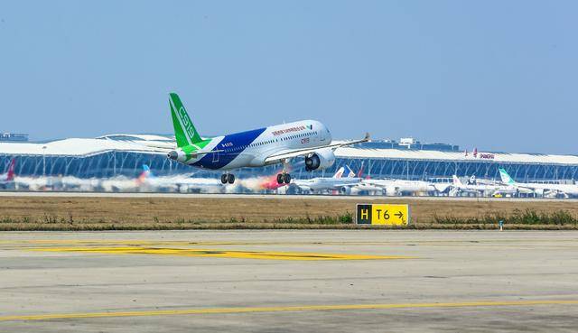 C919大型客机已获815架订单，6架正在开展取证试飞