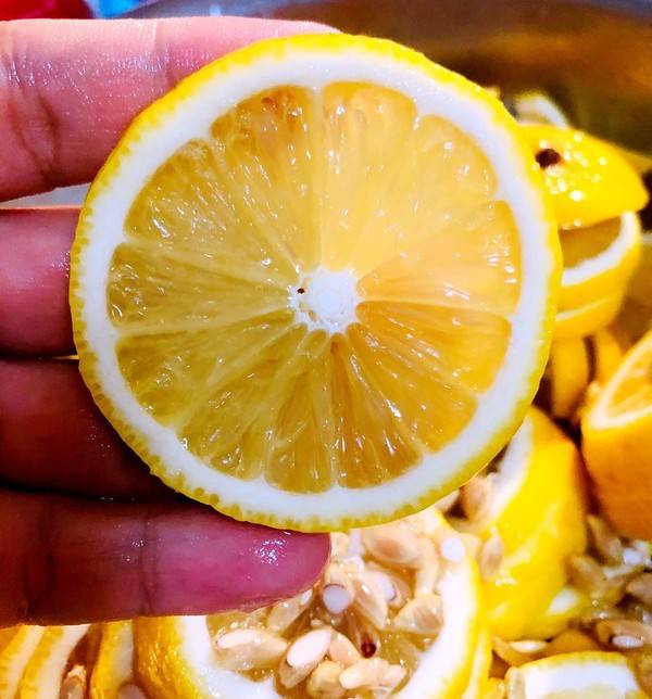 自己怎么做柠檬百香果茶 d60d455cfd234a7ba29960f5ff4451aa.jpeg