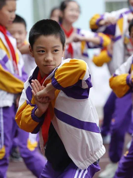 天府新区南湖小学武术集体操喜获成都市一等奖_课间操