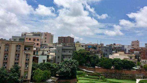 吴川gdp_吴川飘色(2)