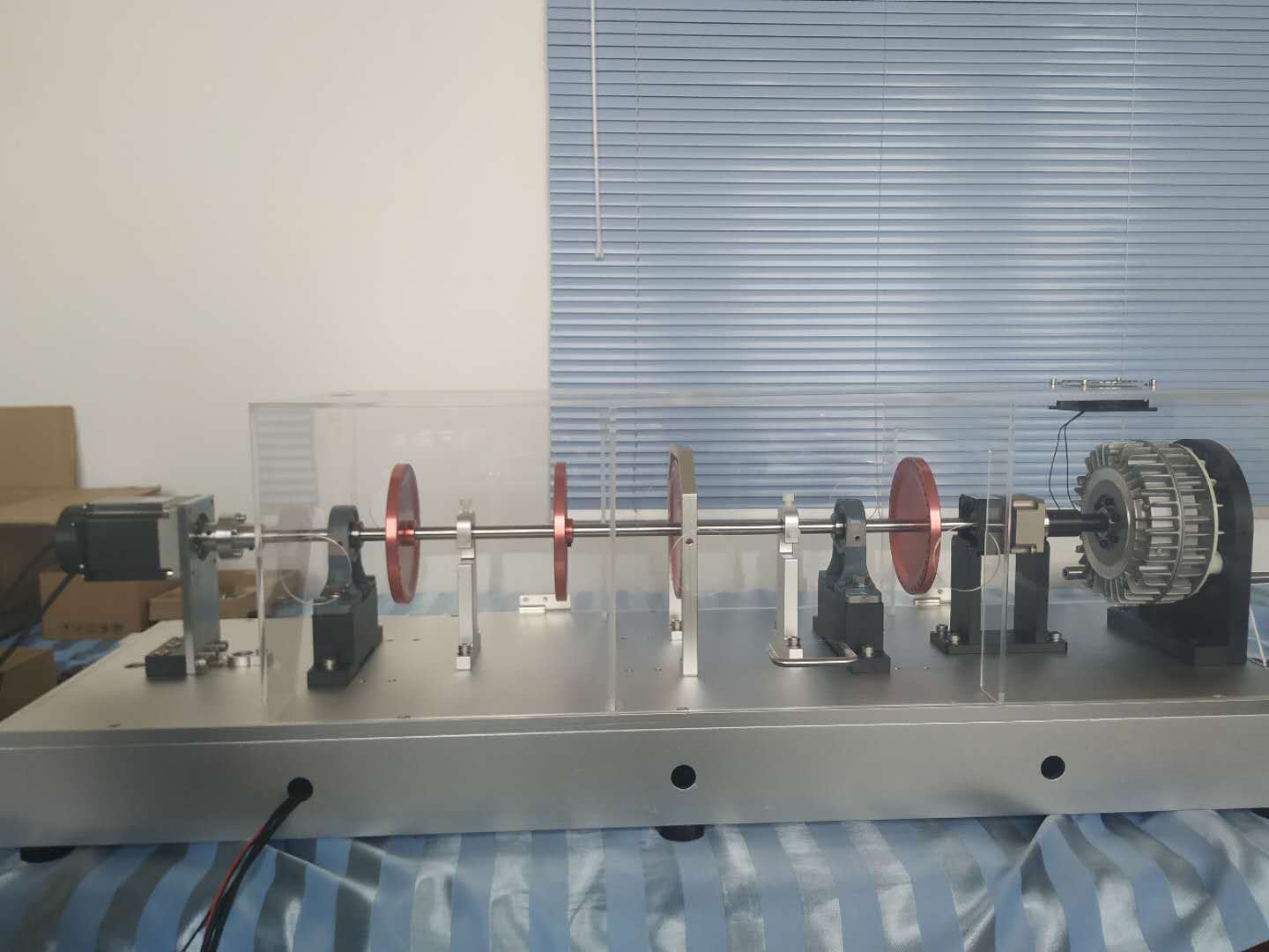 包括|大学研究型VALENIAN旋转机械故障模拟试验台概况