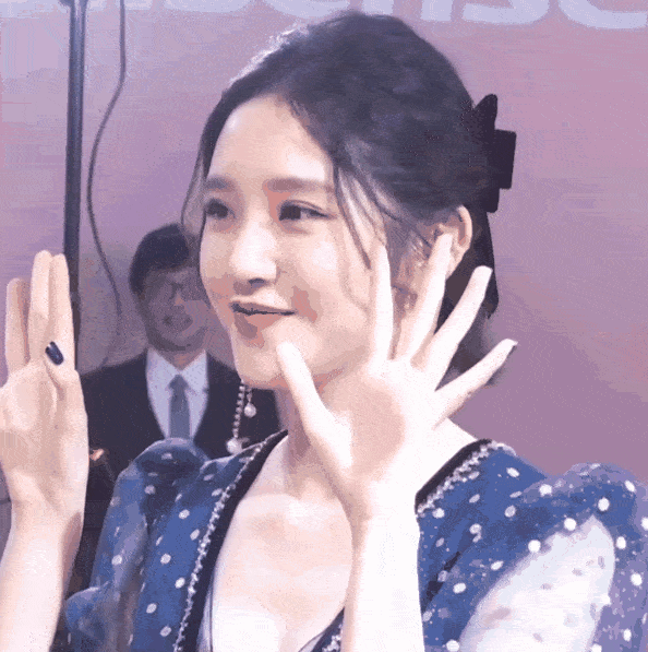 陈红和|女明星比美暗自发力？！唐艺昕产后复出美炸天，可惜对上了婊里婊气的乔欣...