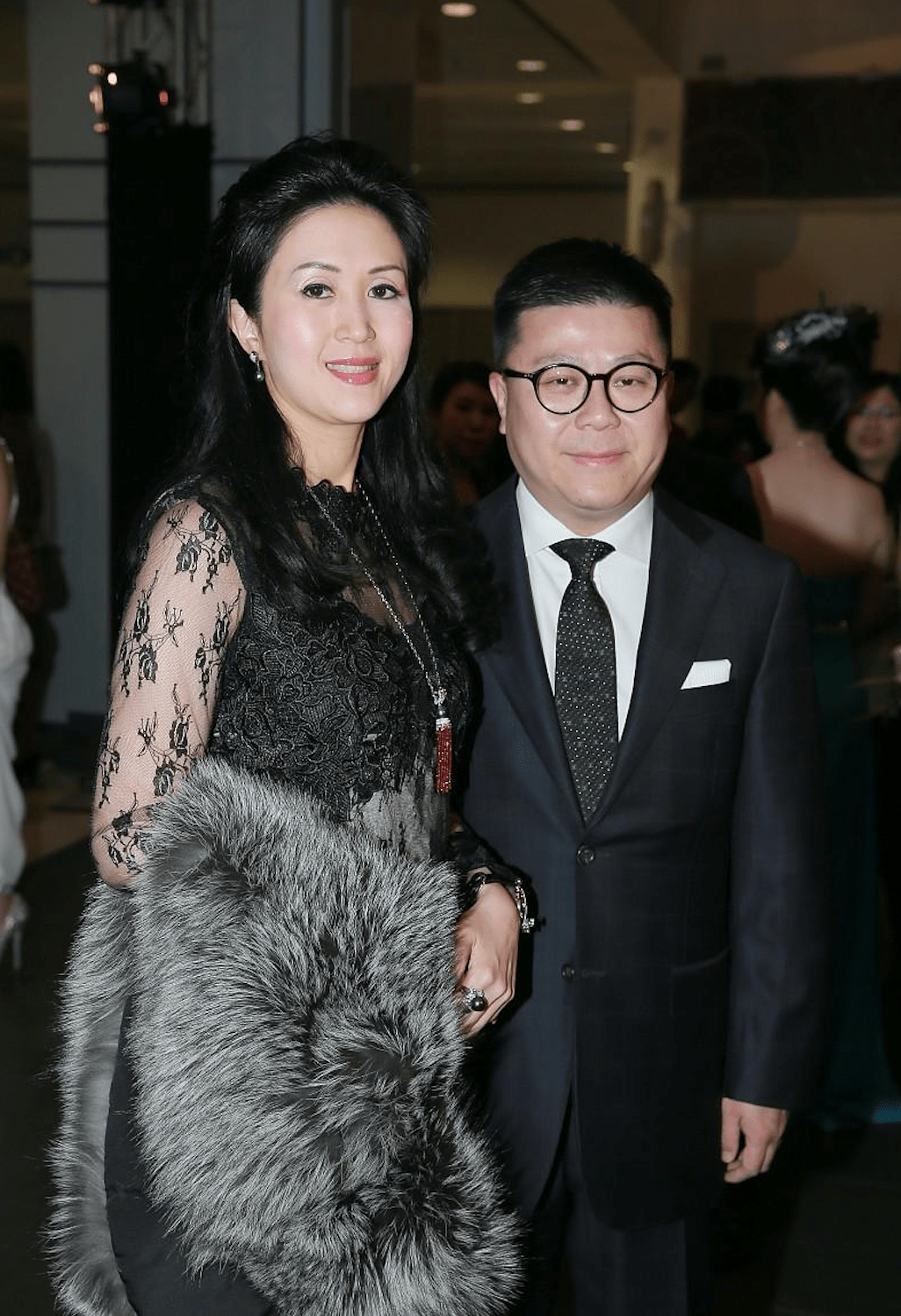 富商林百欣养子失联后首度露脸,承认染疫已有抗体,步伐语速缓慢