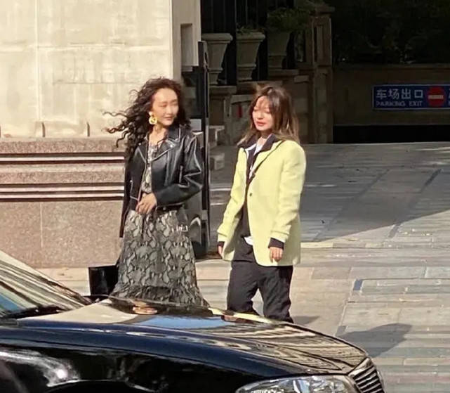 王鸥|王鸥又被发际线坑？做对发型美一半，她该和杨幂学学遮发际线思路