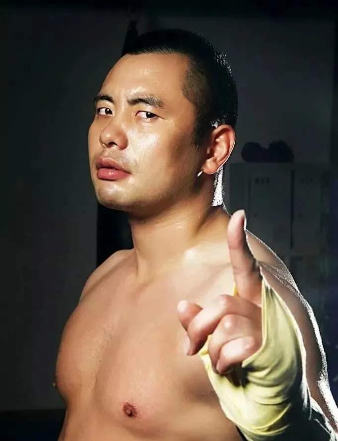 原创他的实力不逊色柳海龙,勇夺格斗奖金100万创单场最高纪录,他是谁?