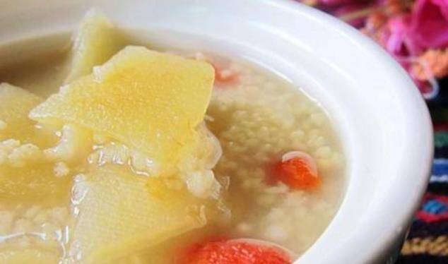 宝宝辅食第一次加苹果加多少 c3308c3ad5914ebcb659b8b05fd16dd7.jpeg
