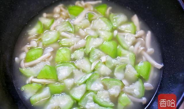 炖豆腐汤的虾仁 03a26ba02d3e4d609350728c33b2bc40.jpeg