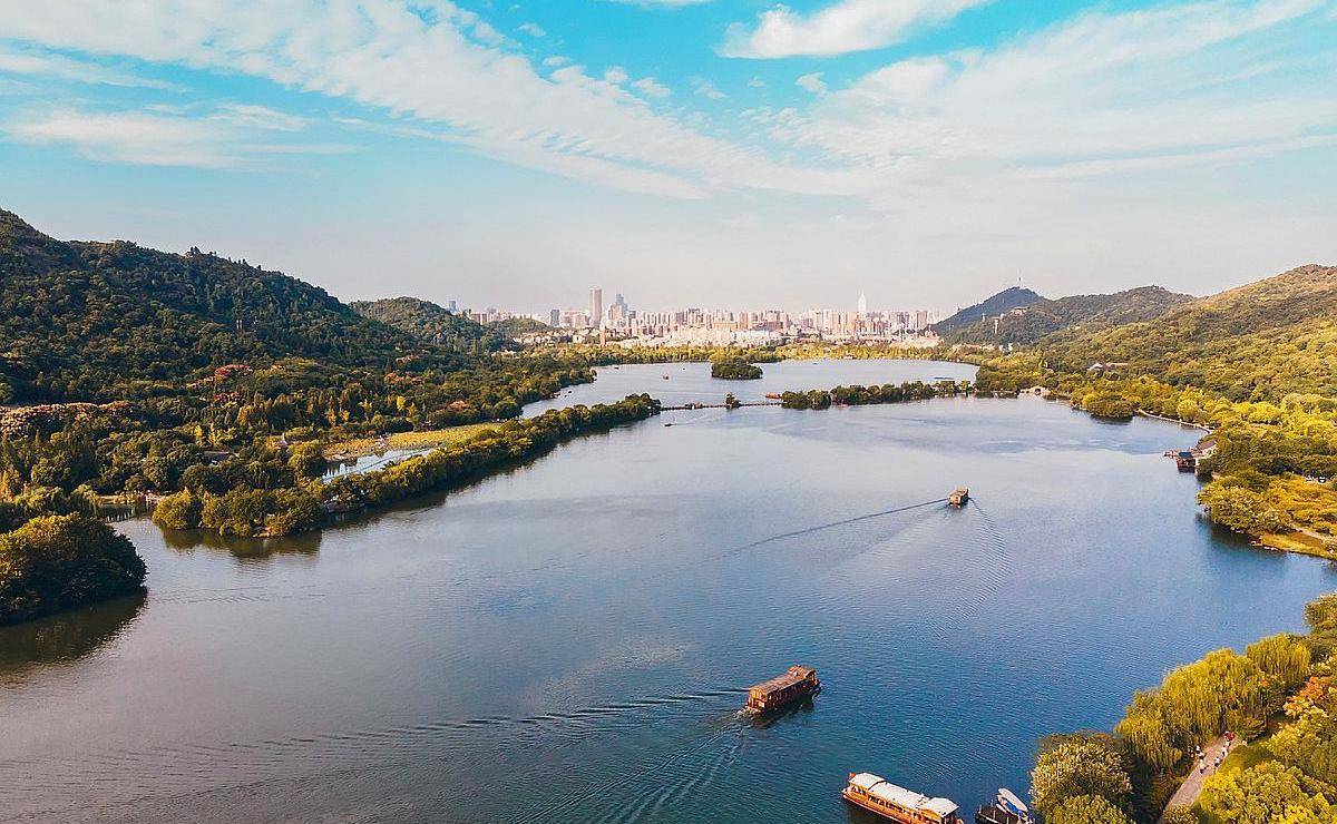 姊妹湖在什么山 e92e4630892a48bebc90dcb6e3fac16d.jpeg