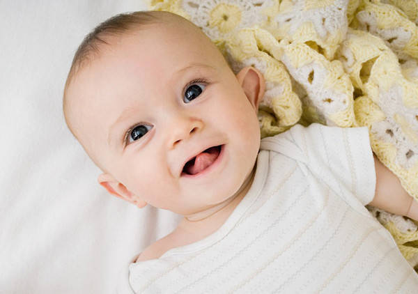 怎么样才可以生个大眼睛宝宝 0b2dba8b29474f8481c2afdc47ede3f9.jpeg