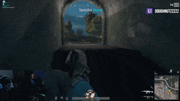 搞笑gif:哥们儿,你身上是不是装有磁铁?