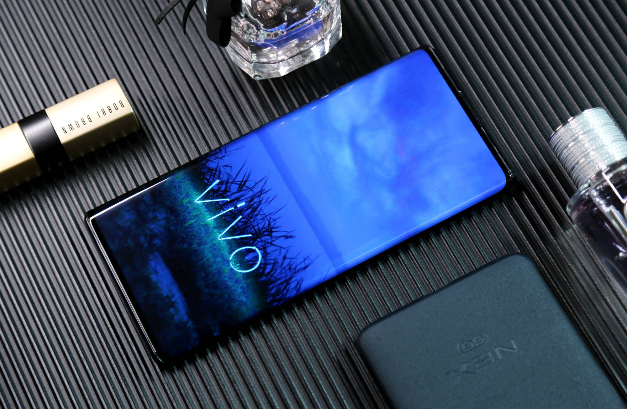 顶级vivo冲销量，双模5G+骁龙865+4500mAh，256GB大降