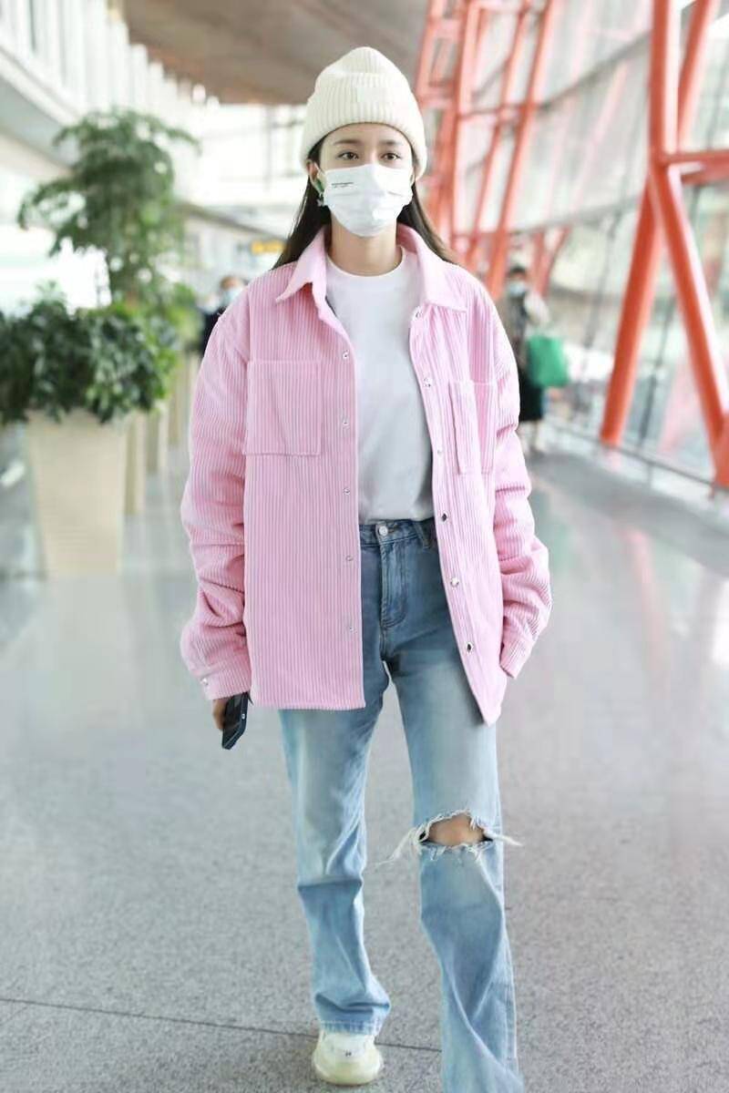 女生怎么穿搭出自己真实形象 de786bb14bad4d20a814bbec9f1df2de.jpeg
