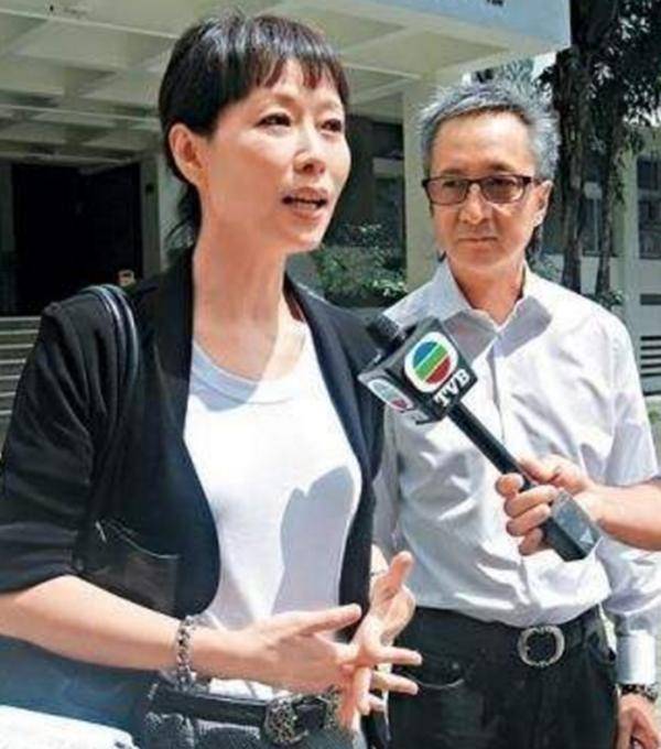 57岁叶童近照曝光优雅老去不学赵雅芝结婚32年至今膝下无子