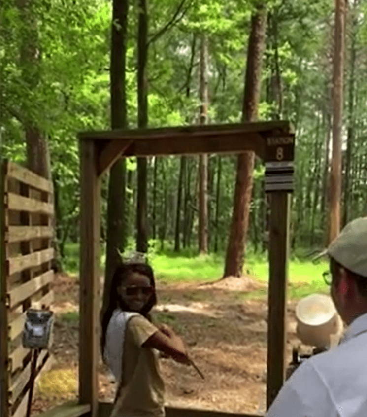 伊万卡|美国小姐选美冠军出炉！她皮肤黑嘴唇厚，伊万卡老公看她目不转睛