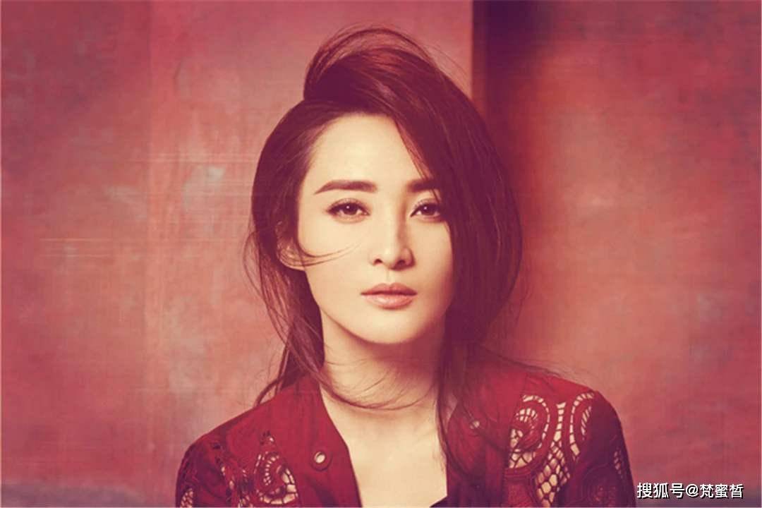 原创45岁蒋勤勤生图曝光淡妆出镜撞脸甄嬛前男友因病离世太遗憾