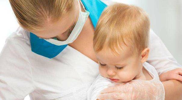 宝宝|5招轻松应对孩子打针像打仗?父母不必烦恼