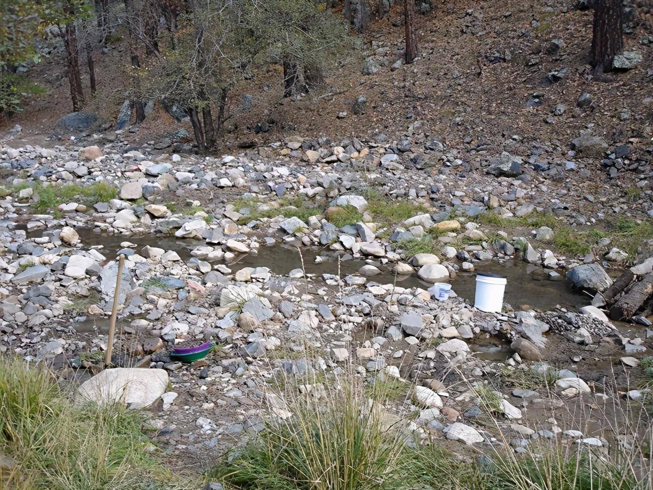 �Խ������һ�۶�λ��ɰλ�ã�������һ��4���Գ��ƽ�