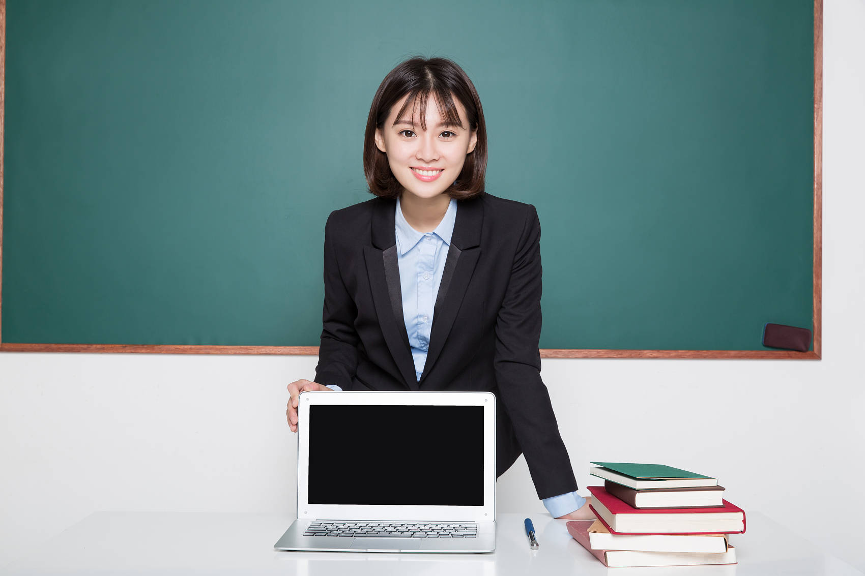 原来农村教师生活补助增加,城市教师争着去农村学校教书!