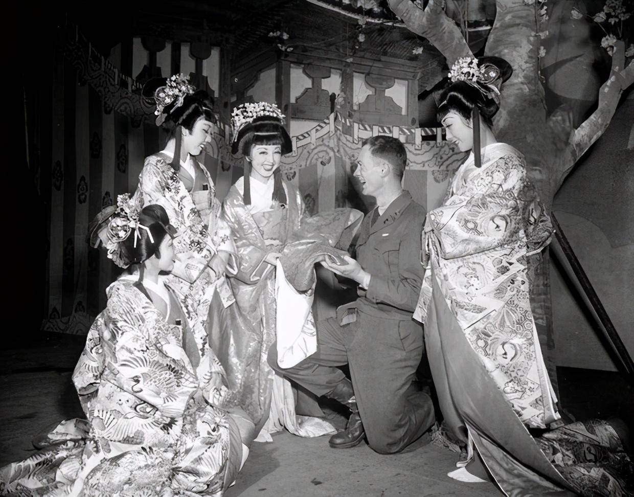 影子武士：朝鲜战争时，日本人在干什么？