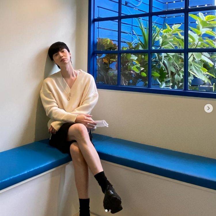 安宰贤自从与具惠善陷入婚变后,在2020年2月就将自己的instagram清空