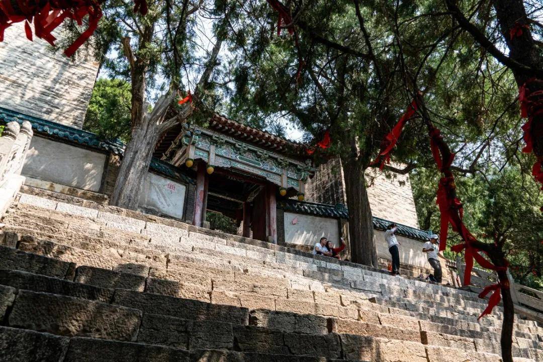 南观是 明朝德王府的香火院和陵园,贯穿170多年历史.