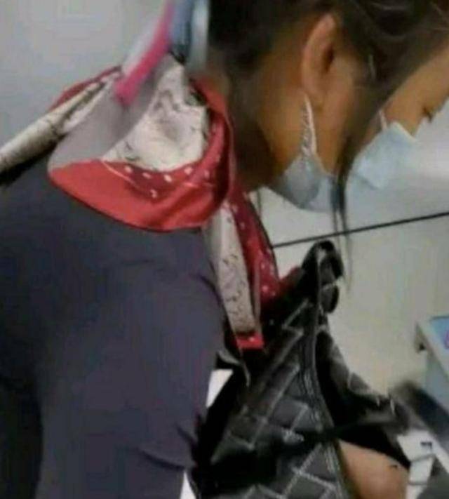 57岁李勤勤拿复式小洋房养宠物?三婚三离感情坎坷