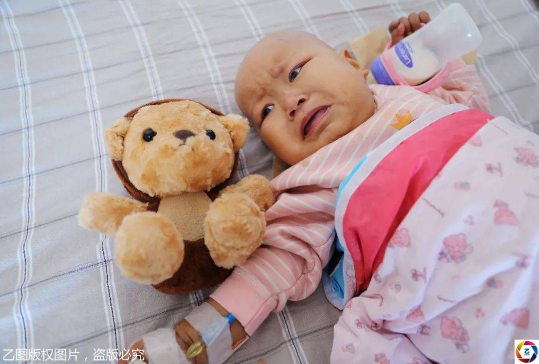 怪物|大如气球,妈妈心痛却束手无策四川2岁小萝莉肚里长“怪物”