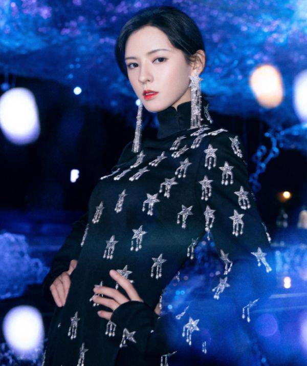 毒液|王思聪“最美前任”名不虚传！看她穿毒液装后，我看自闭了