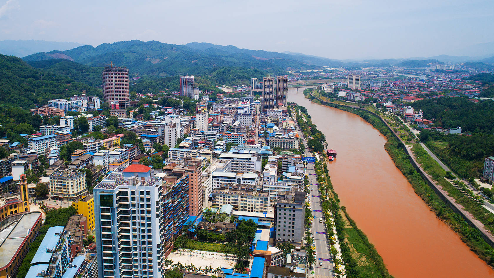 2022河口口岸游玩攻略,中国与越南就是一条河隔开，...【去哪儿攻略】