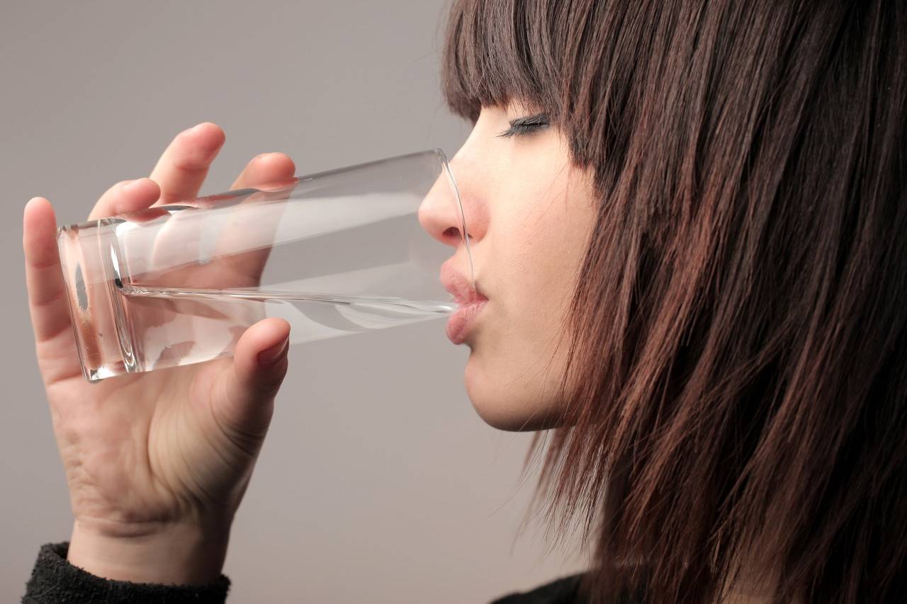 5种疾病与缺水有关！给不爱喝水的你一个喝水的理由_水分