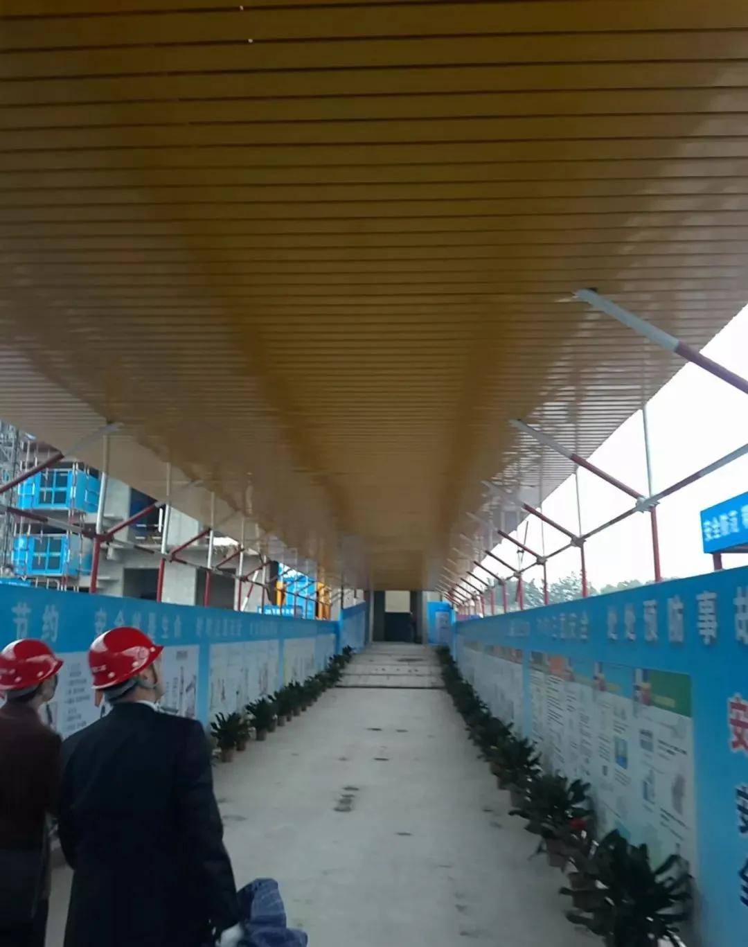 安全人“看着”都舒服的图片