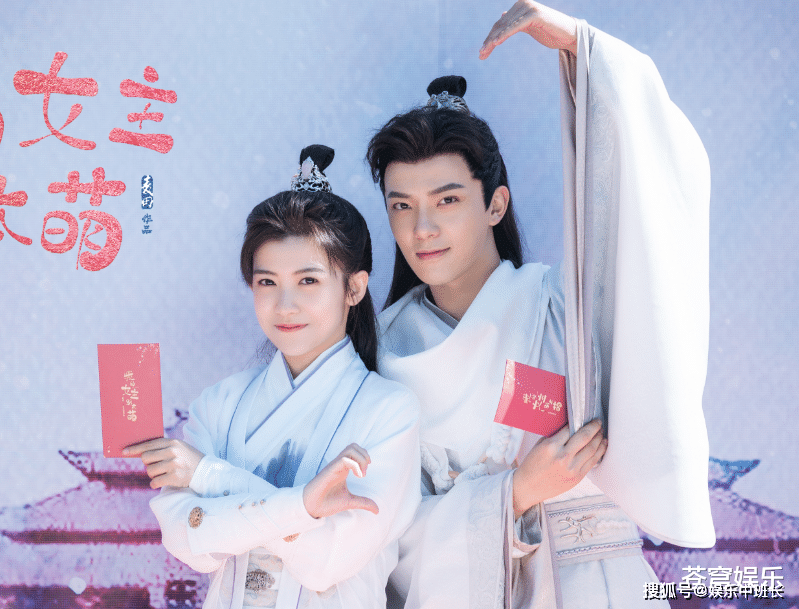 原创赖美云也开始拍戏!女扮男装现身开机仪式,古装剧照真的美若天仙