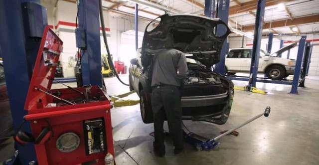 专业修车的师傅 52b65628e11a45ee88171e491c3f891a.jpeg