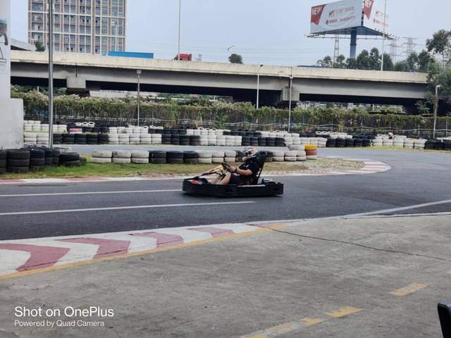 线下体验会:一加8T不将就的万圣节速跑体验