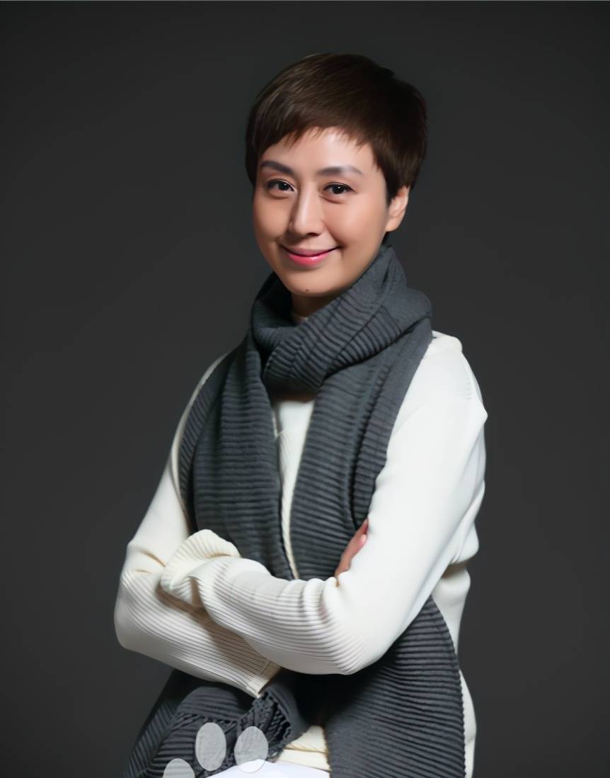 李诚儒的两任前妻,第一段婚姻维持了8年,第二个老婆小