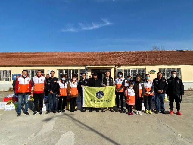 “傻”母亲拉扯智障儿子|清水慈善帮扶困难家庭