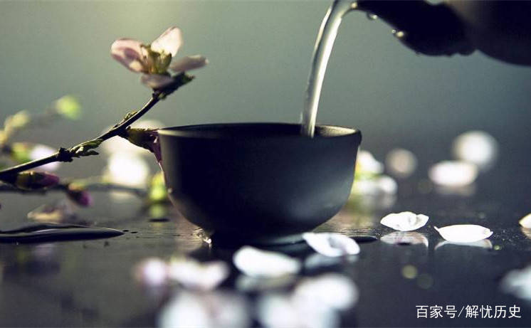 史上最狂的五首古诗 a82a15021e8b4fb3a4098a7c002302c2.jpeg